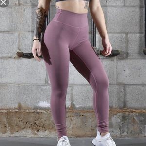 Til You Collapse Effortless Scrunch leggings